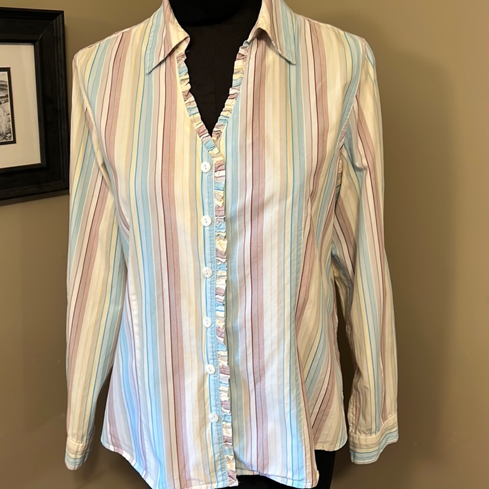 Button up longsleeve collared shirt. NorthStyle large.